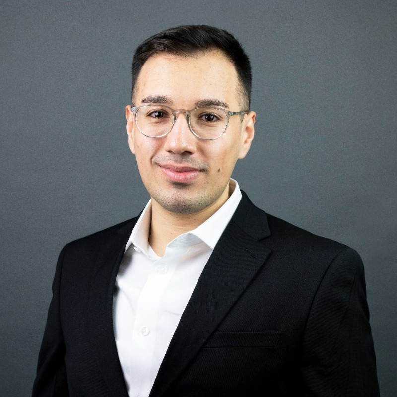 Cengiz Gürtusgil, Gründer von Fahrdienst Software